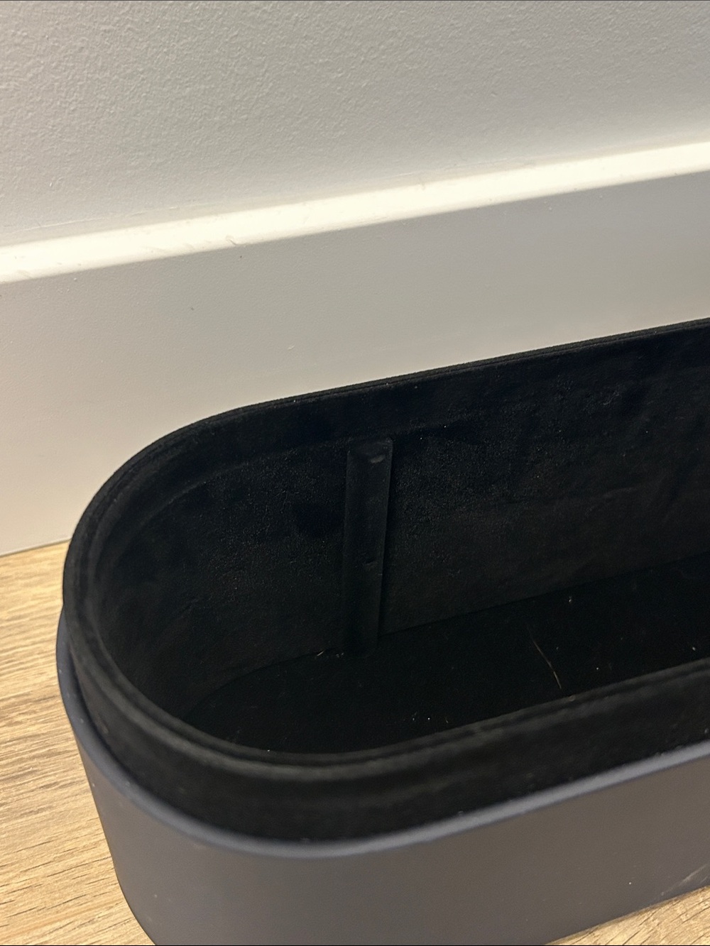 Dyson Presentation Case - Picture 4 of 6